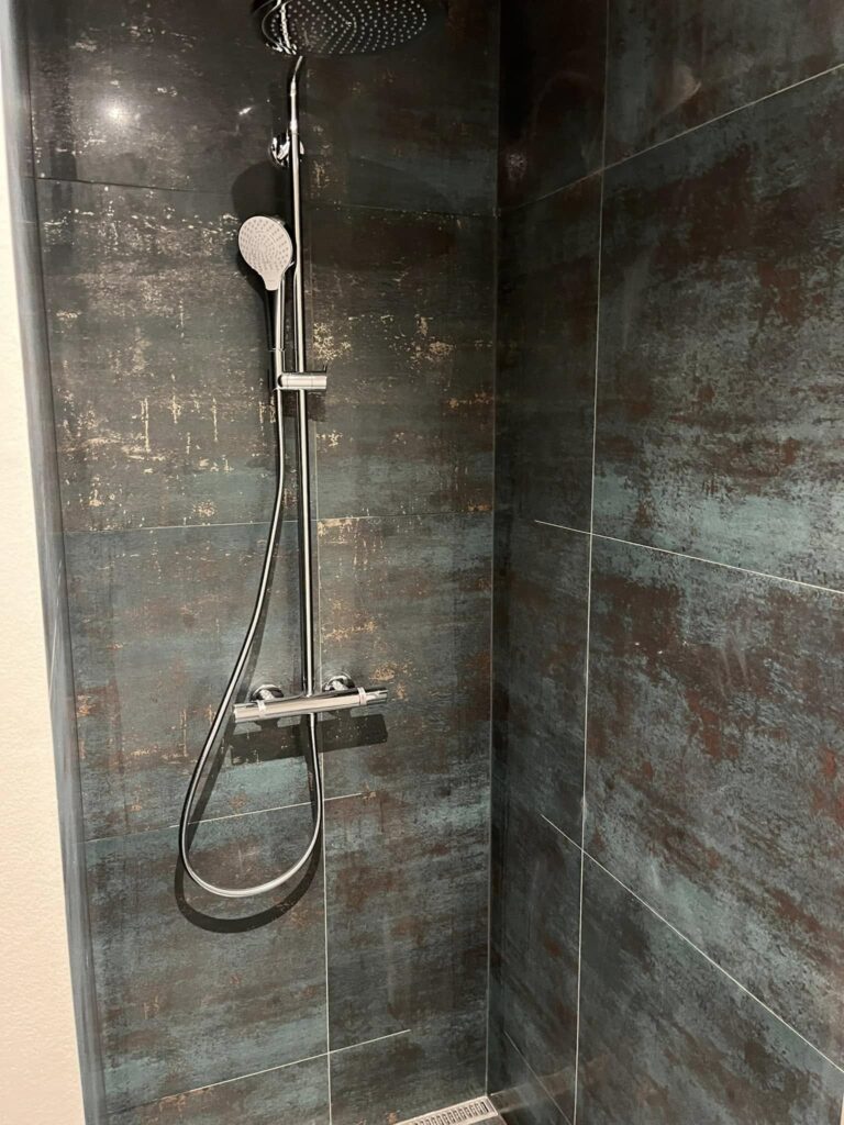 - Bjergby Mureren ApS - 482326344 572312649189810 1987651039630890845 n - Nyt badeværelse og bryggers - Bjergby Mureren ApS - 482326344 572312649189810 1987651039630890845 n - Nyt badeværelse og bryggers